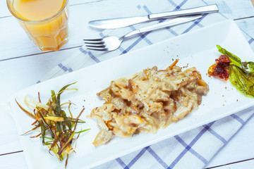 Creamy White Wine and Mushroom Sauce