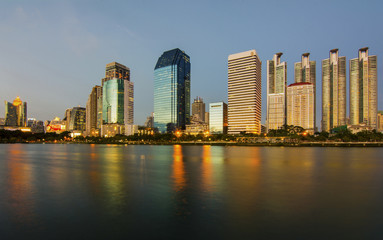 Fototapeta na wymiar cityscape at Benchakitti Park,Thailand