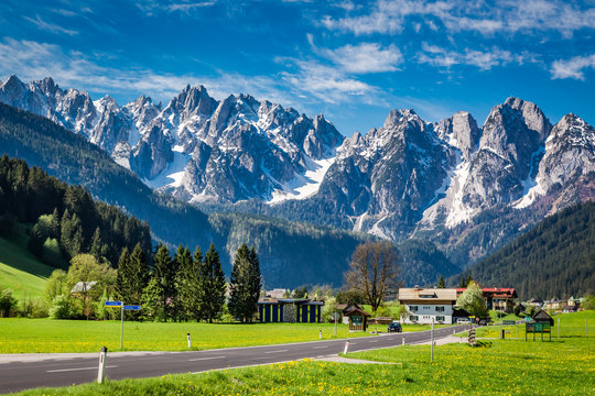 Fototapeta Beautiful town Gosau in the Alps, Austria