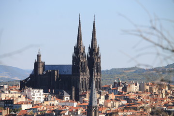 Obraz premium Clermont Ferrand et sa cathédrale