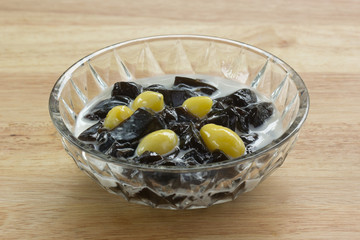 Grass Jelly ang Gigko with fresh milk