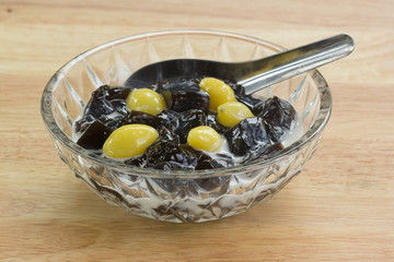 Grass Jelly ang Gigko with fresh milk