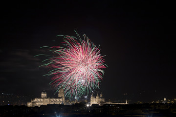 Fuegos artificiales durante la celebraci&oacute;n de las Ferias y fiestas de Salamanca 2016