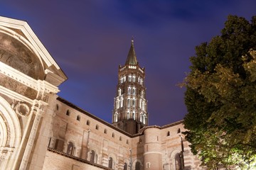 Fototapeta na wymiar Saint sernin basilica at night in Toulouse, France