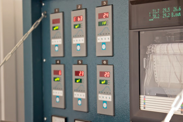 Control panel apparatus for heat treatment of welded joints