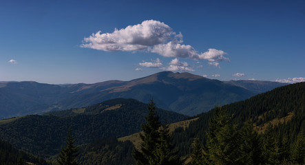 Fototapeta premium Panoramic view of the mountains in an amazing bay light - Svydovets range, Carpathians, West Ukraine