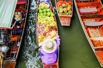 Foto op Plexiglas Damnoen Saduak drijvende markt, de beroemde attracties van Ratchaburi. Gelanceerd naar de wereld als de bron. De eerste toer sinds 2510. © chiradech