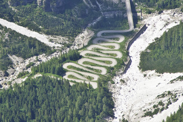 Funny road with lots of turnings