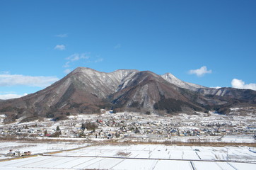 冬の高社山