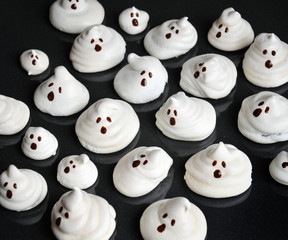 Funny meringue ghosts for Halloween party