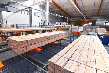 Holzbretter in einem Holzwerk // wooden boards in a timber 