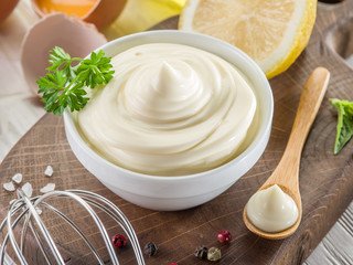 Natural mayonnaise ingredients and the sauce itself.