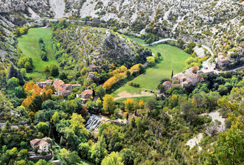 Le village de Navacelles et son cirque