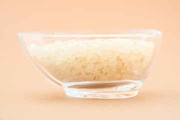 透明の器に入ったお米