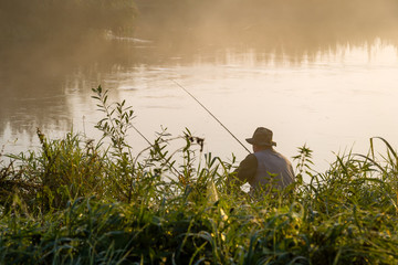 Wędkarz - czekając na branie © podlaski49
