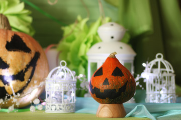 pumpkin head face and light garland