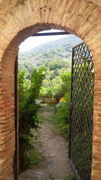 entrata sul parco a picco sulla vallata di toffia rieti