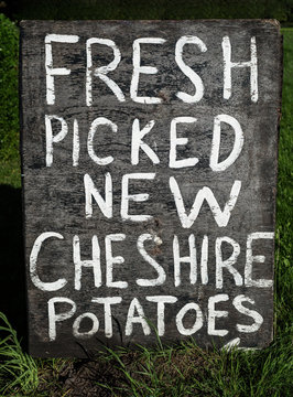 Rustic Potatoes Sign