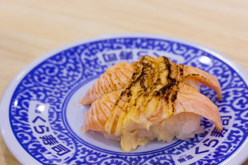 Grill salmon sushi