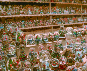 Fototapeta premium Christmas decorations in Wien Rathaus market