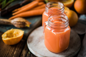 carrot and orange detox juice