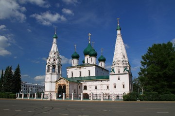 Fototapeta na wymiar Church of Elijah the Prophet. Yaroslavl, Russia