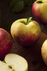 Raw Organic Honeycrisp Apples