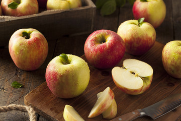Raw Organic Honeycrisp Apples