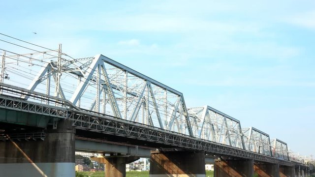 4K・鉄橋の特急電車・成田エクスプレス_1-49