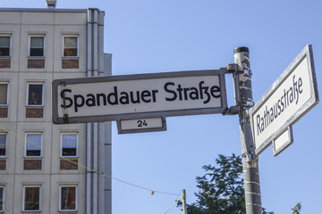 Obraz premium Street sign in Berlin - Spandauer Strasse
