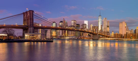 Papier Peint photo Lavable New York Panorama du pont de Brooklyn et des gratte-ciel de Manhattan au lever du soleil