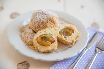 Zwetschgenknödel