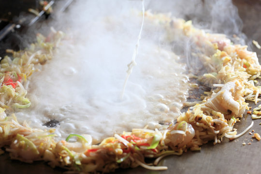 もんじゃ焼き の画像 903 件の Stock 写真 ベクターおよびビデオ Adobe Stock