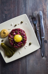 Steak tartare with egg
