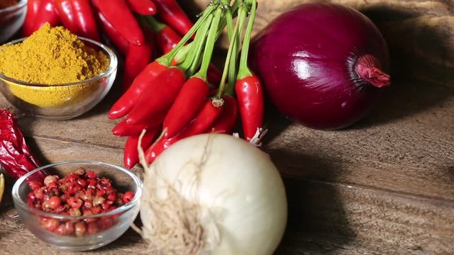Peperoncino e spezie aromatiche