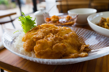 thai cuisine, omelet on rice 