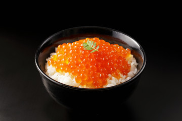 いくらの醤油漬け　Salmon roe