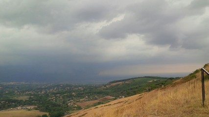 Naklejka premium paesaggio nuvoloso