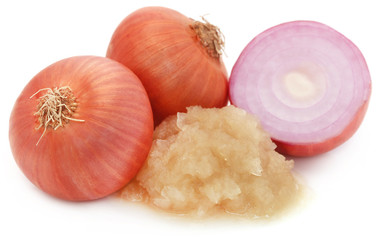 Mashed onion with whole ones