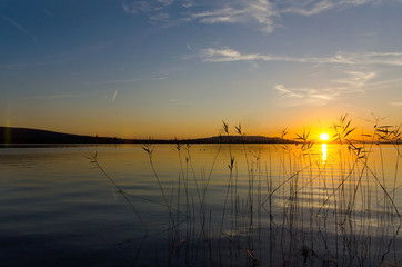 Auszeit, Entspannung, Ruhe, Meditation: Abenddämmerung, Sonnenuntergang am See :)