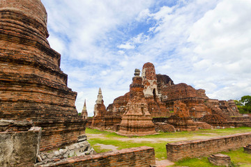 Fototapeta na wymiar Ruins Pagoda in Thailand