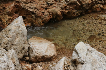 Gebirgsbach in den Dolomiten