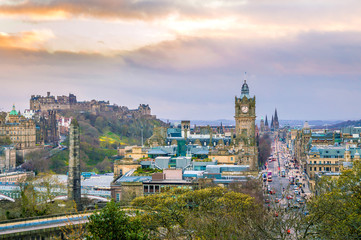 Obraz premium Edinburgh, Scotland. Evening cityscape, view from the Calton Hill