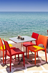  Seaside eating table