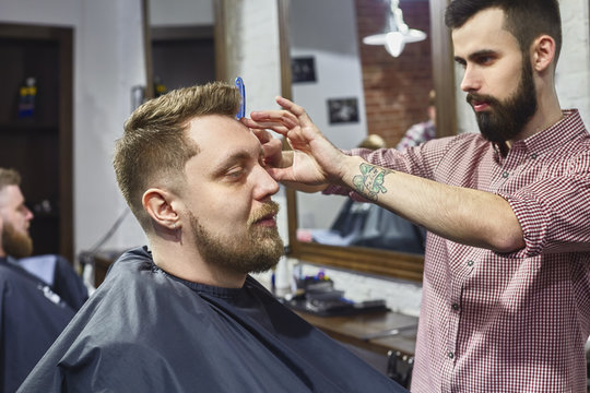 Men's haircut in the Barber shop