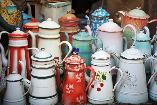 Alte Emaille Kaffekannen Sammlung &ndash;&nbsp;Cafeti&egrave;res vielles