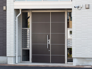 アパートのエントランス