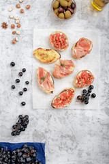 Different snacks for wine