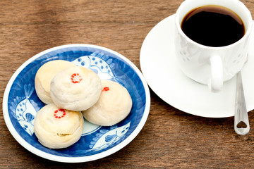  Traditional Chinese cake,  Egg yolk shortcake with americano ho