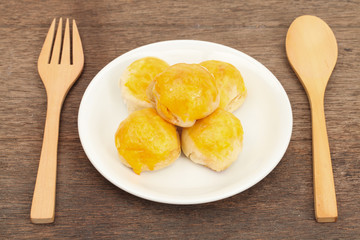 Traditional Chinese cake,  Egg yolk shortcake